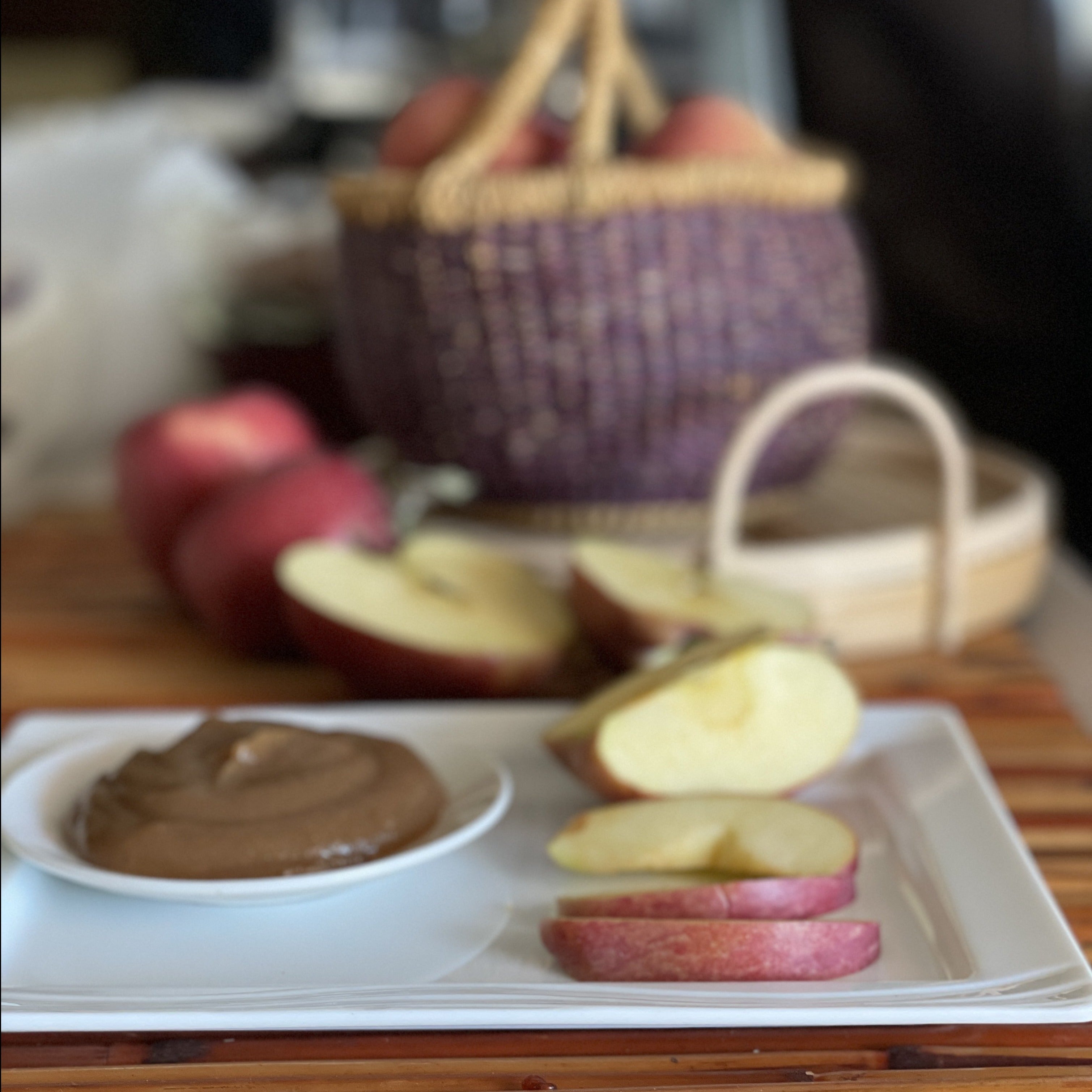 "Halloween" - Mountain-Picked Apples & Caramel Bonbon