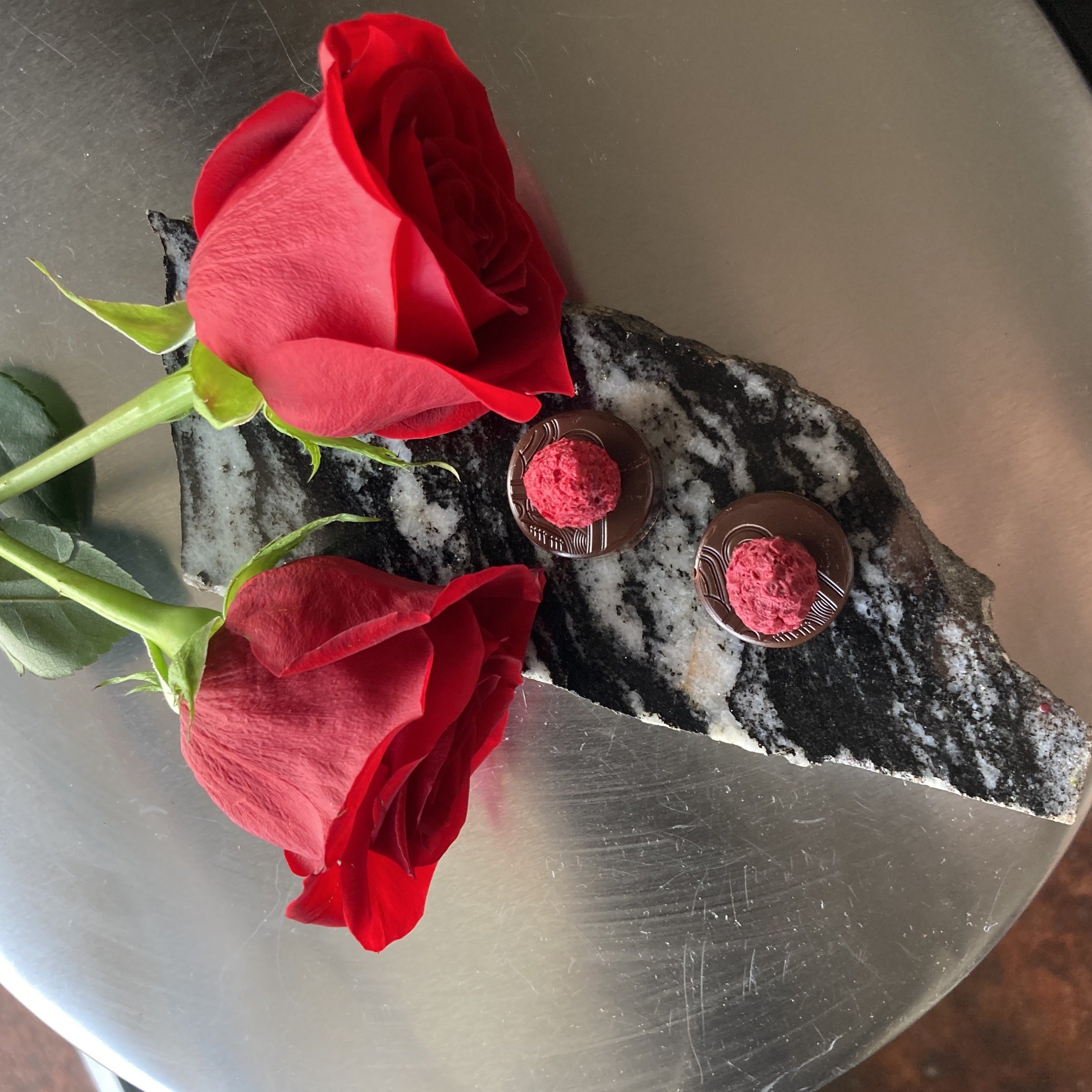 Raspberry Delight with Cardamon Bonbons (5 Piece)