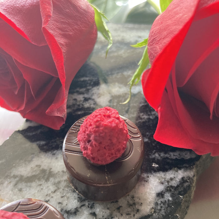 Raspberry Delight with Cardamon Bonbons (5 Piece)